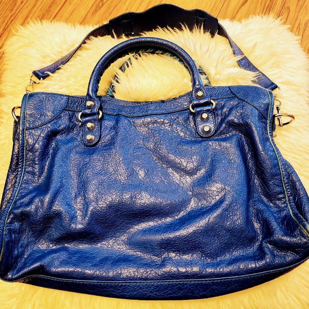 Authentic Balenciaga Classic Medium City Bag in Electric Blue Leather - Picture 2 of 16